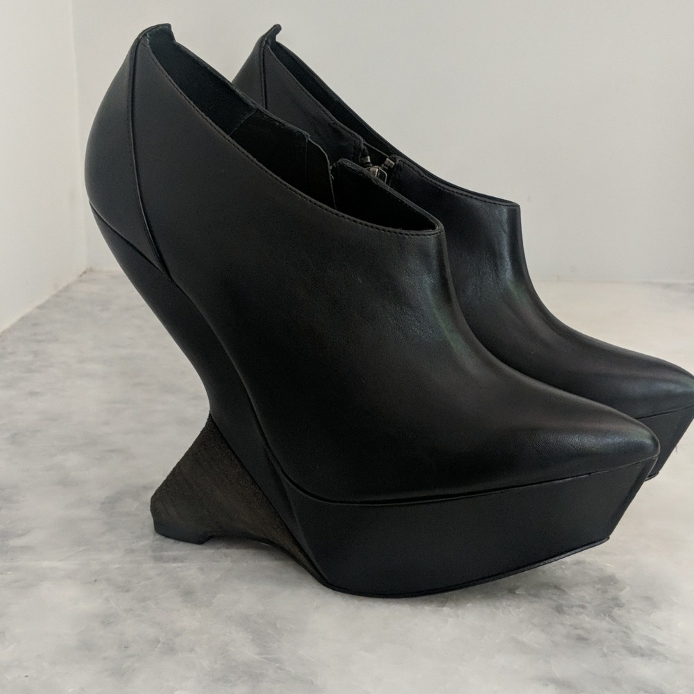 MaxAzria Neci bootie